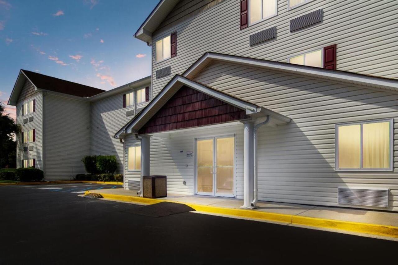 Red Roof Inn I-95 North Brunswick Дариен Экстерьер фото